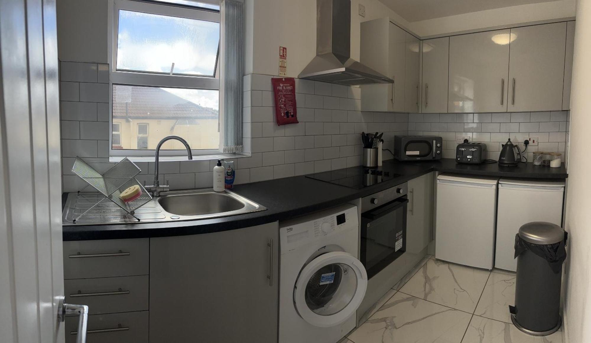 Cosmopolitan - Large 2 Bedroom Appartement