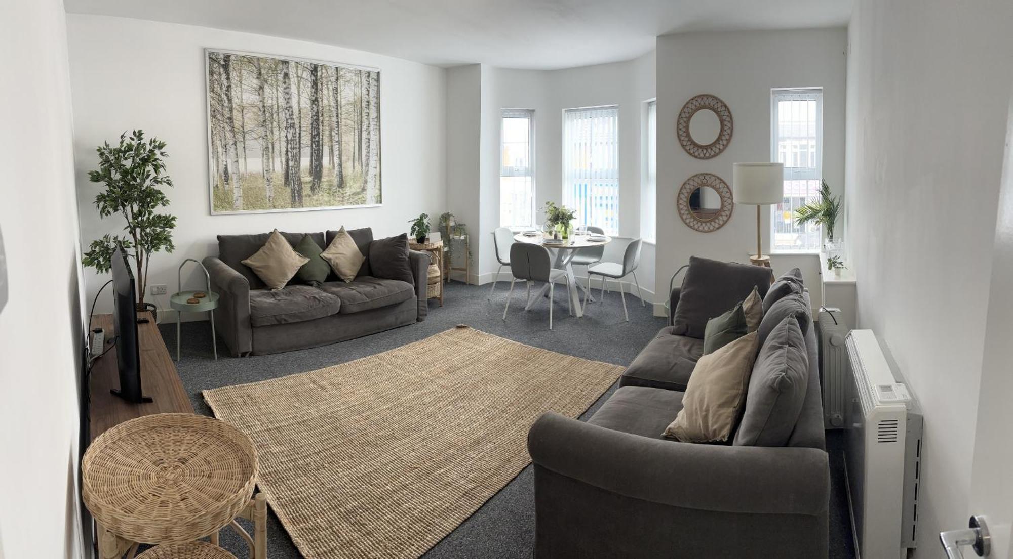 Cosmopolitan - Large 2 Bedroom Appartement *